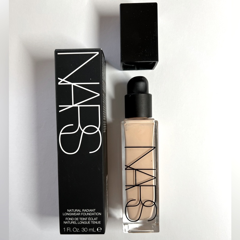 BNIB NARS_ Natural Radiant Longwear Foundation_  Light1 Olso